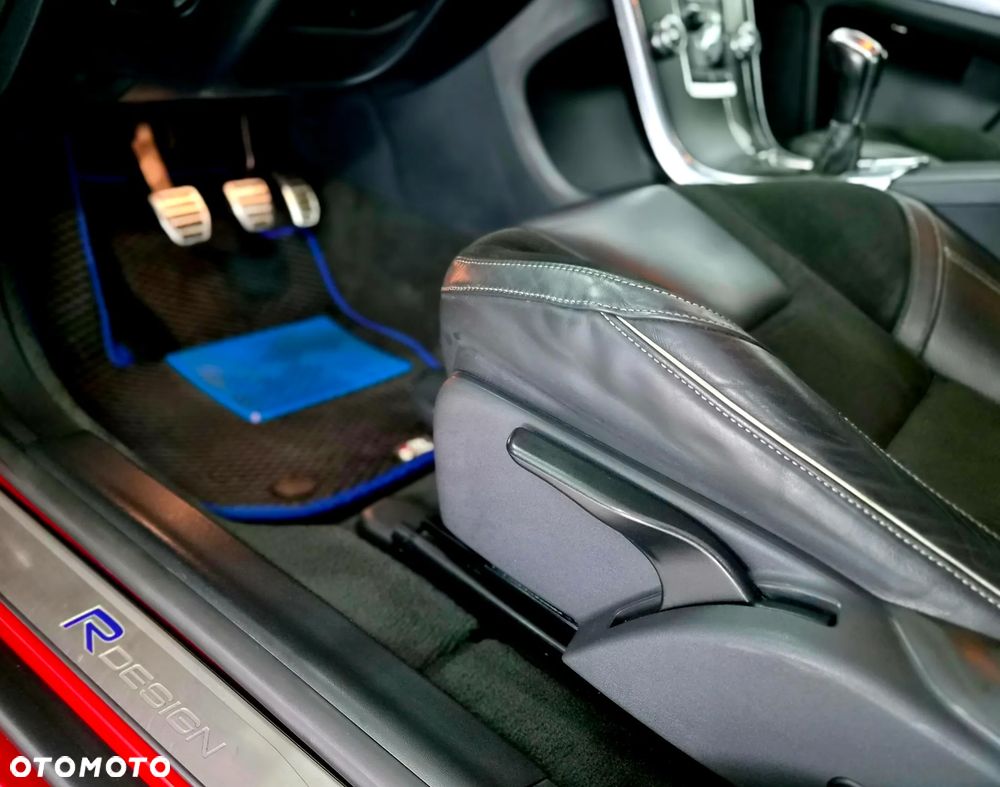 Volvo XC 60 D4 Drive-E R-Design Momentum - 9