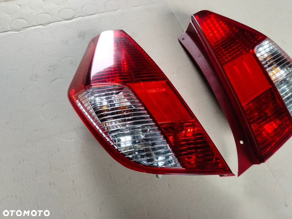 LAMPY TYŁ HYUNDAI I10 LEWA PRAWA - 2