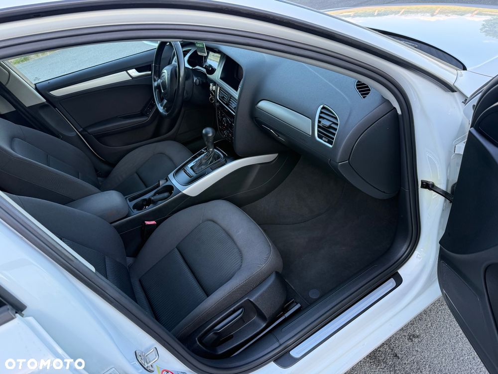 Audi A4 Limousine - 16