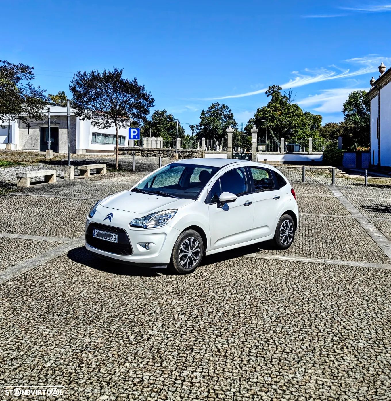 Citroën C3 1.2 PureTech Shine - 1