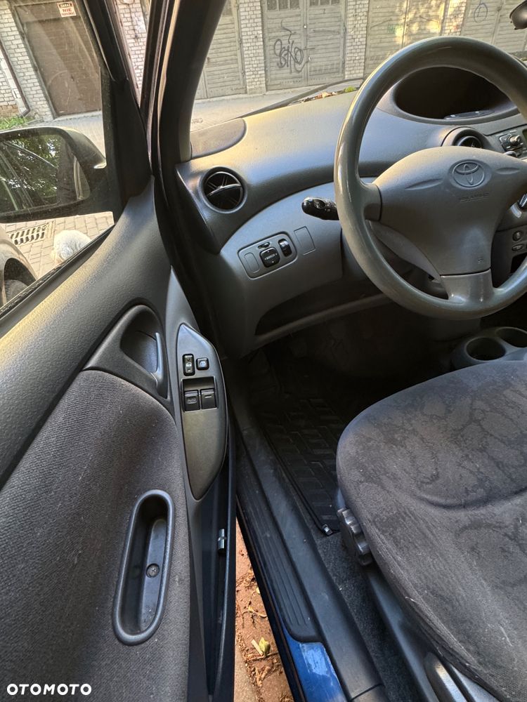Toyota Yaris - 13