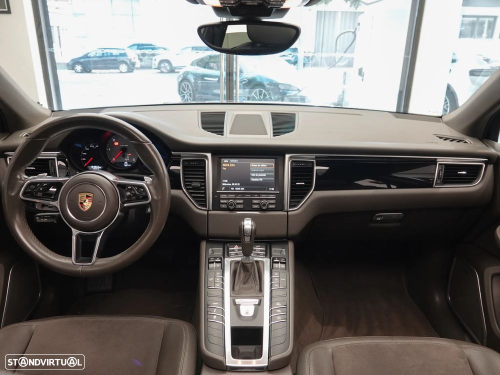 Porsche Macan S - 36