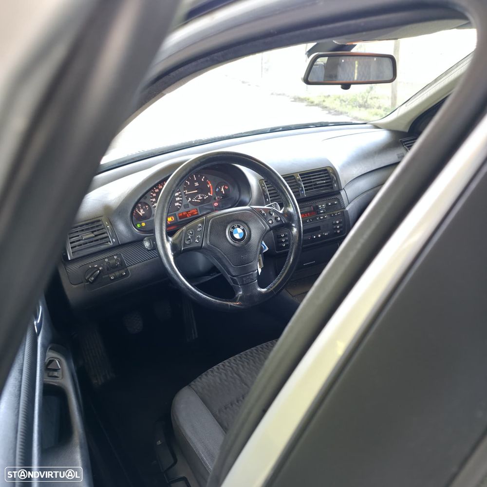 BMW 320 d Touring - 10