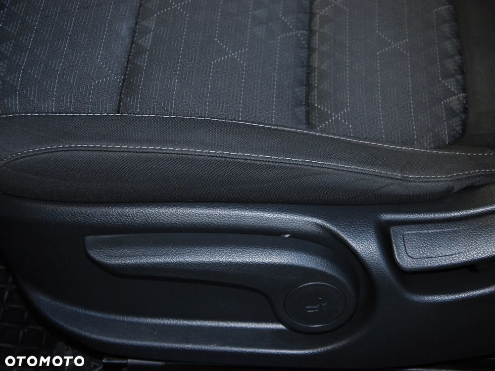 Kia Rio - 10