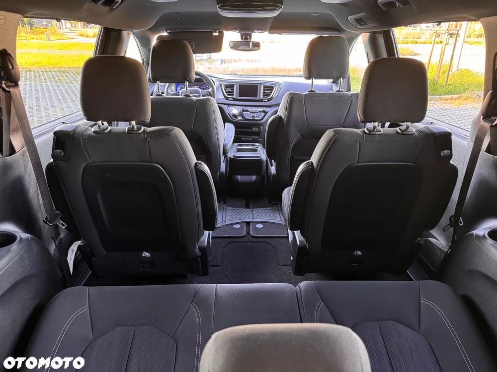 Chrysler Pacifica - 22