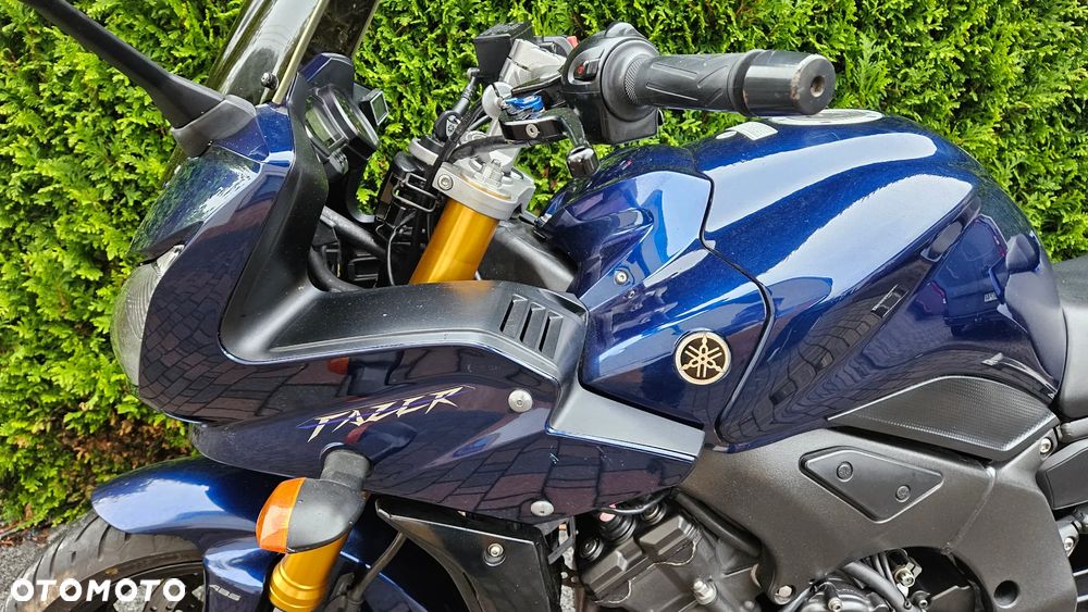 Yamaha FZ - 28