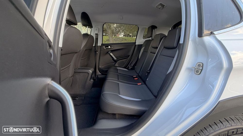 Peugeot 2008 1.2 PureTech Allure - 9