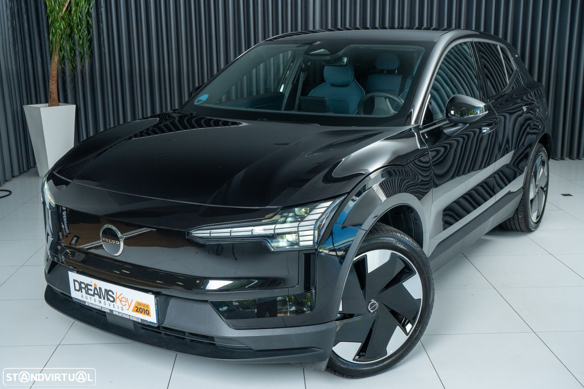 Volvo EX30 69 kWh Single Motor Extended Range Plus - 23
