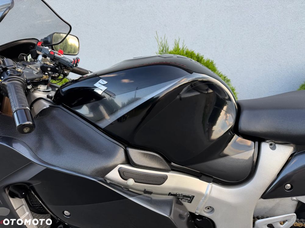 Suzuki GSX-R - 32