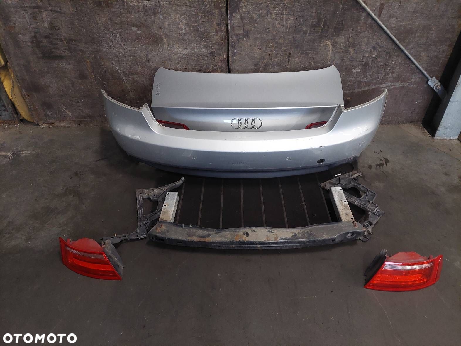 KOMPLETNY TYŁ KLAPA BAGAŻNIKA ZDERZAK LAMPY AUDI A5 8T COUPE LX7W - 1
