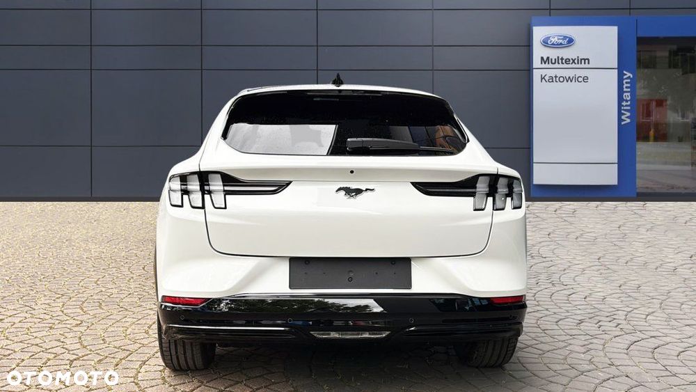 Ford Mustang Mach-E - 4
