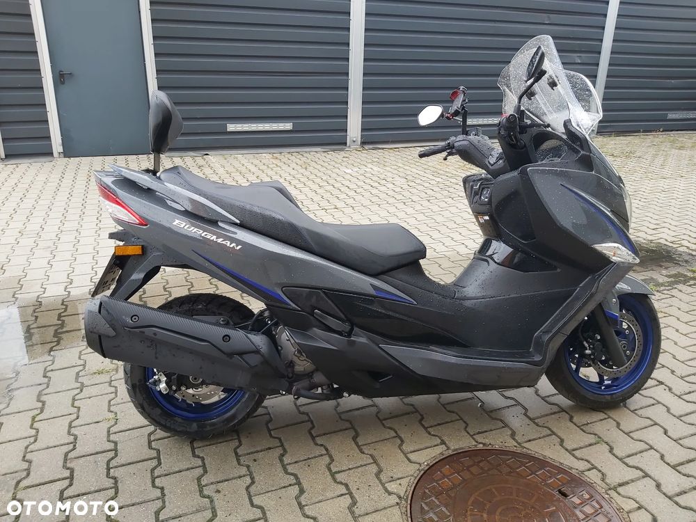 Suzuki Burgman - 4