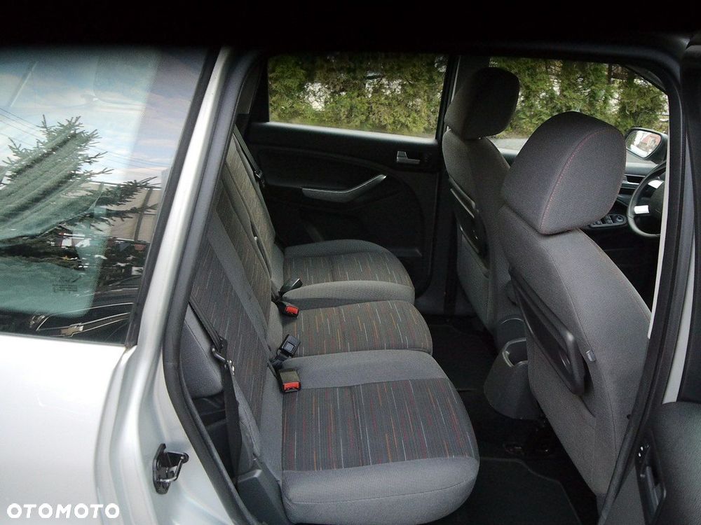 Ford C-MAX 1.8 Ambiente - 25