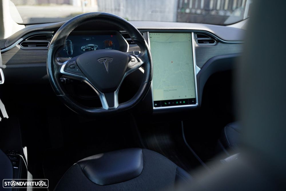 Tesla Model S 85D - 31