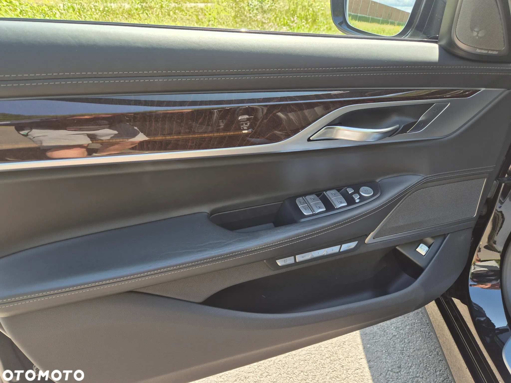 BMW Seria 7 750i - 21