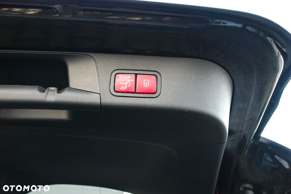 Mercedes-Benz GLB 200 d 8G-DCT Progressive - 27