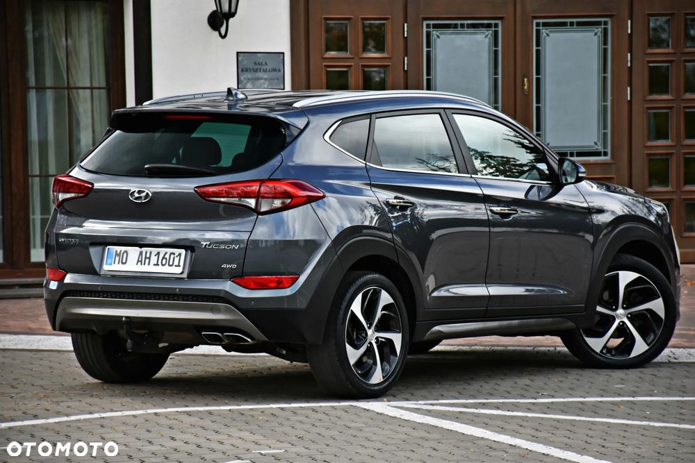Hyundai Tucson 2.0 CRDI 4WD Automatik Premium - 23