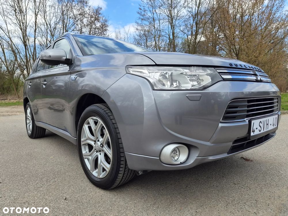 Mitsubishi Outlander - 16