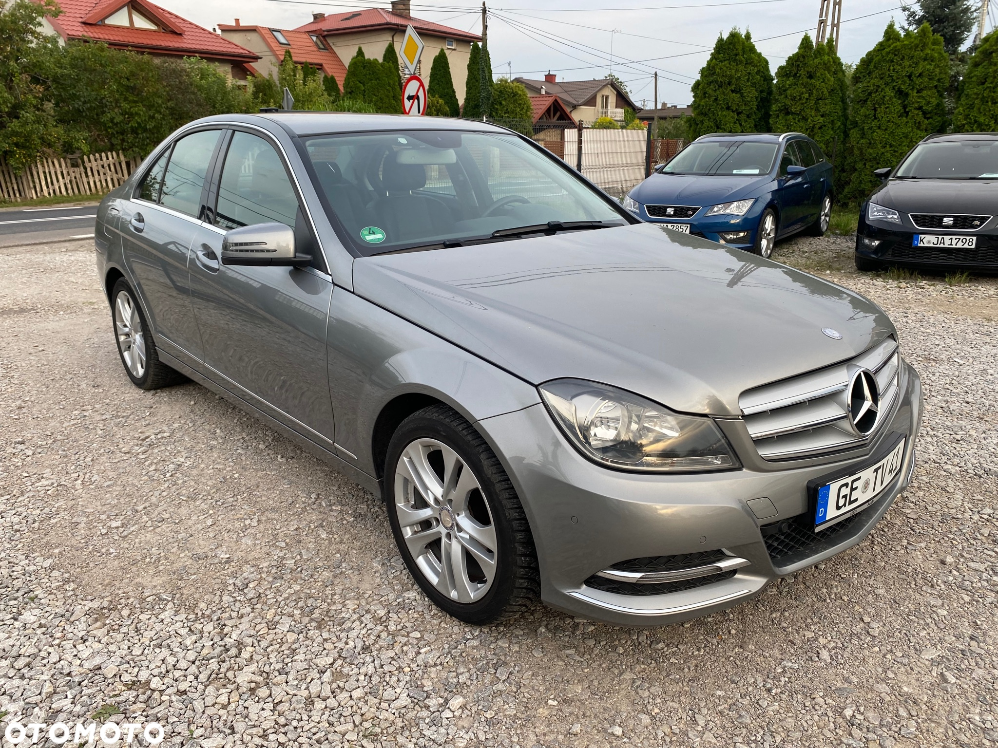 Mercedes-Benz Klasa C 180 (BlueEFFICIENCY) Avantgarde - 32