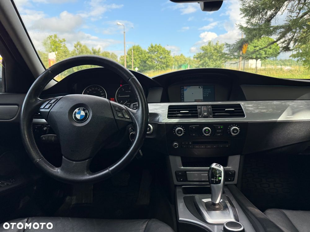 BMW Seria 5 520d Edition Exclusive - 17