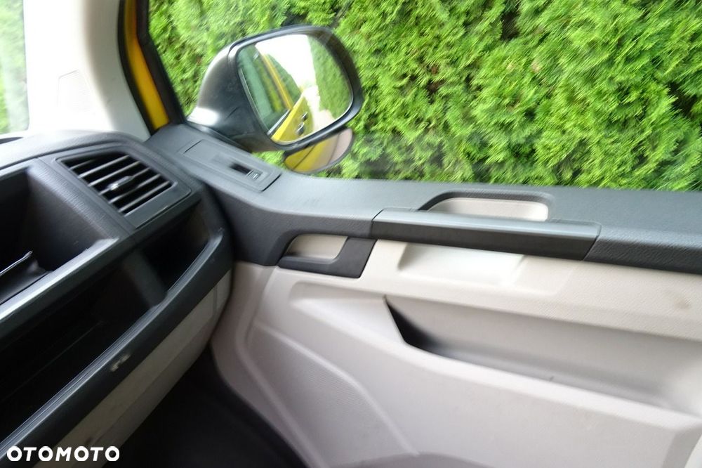 Volkswagen Transporter 2.0 TDI manual furgon serwisówka Sprowadzony - 38