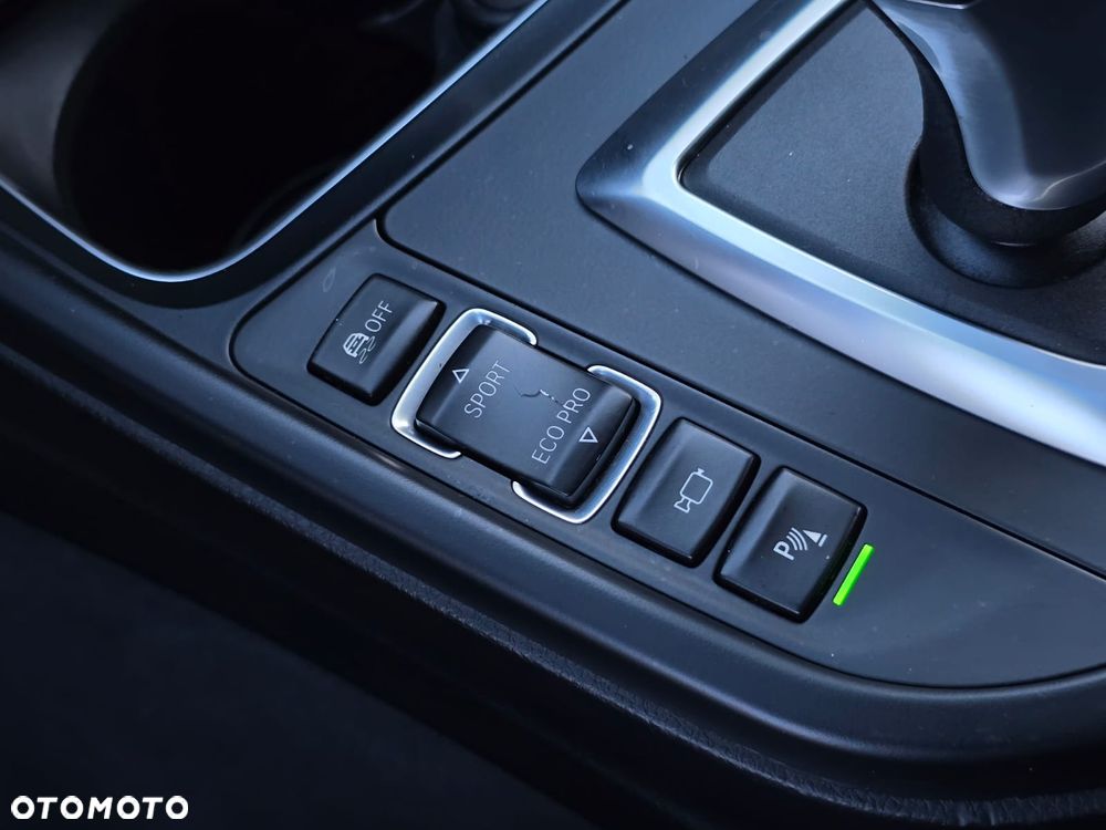 BMW Seria 3 320d xDrive Edition Luxury Line Purity - 22