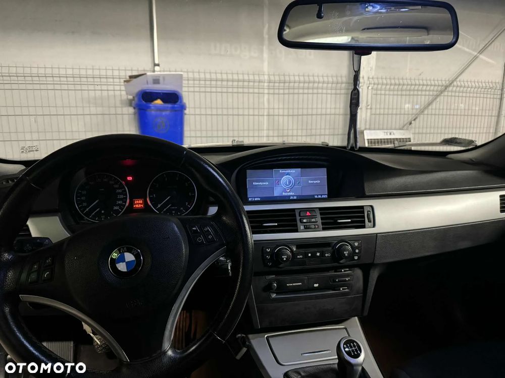 BMW Seria 3 320i - 7
