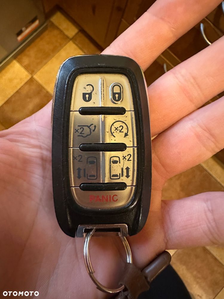 Chrysler Pacifica - 29