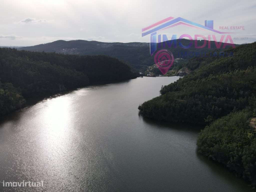 Refúgio off-grid junto ao Rio Zêzere - Grande imagem: 3/59