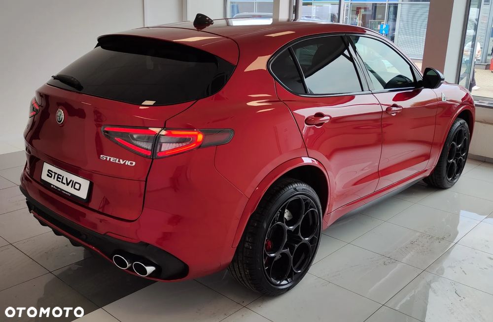 Alfa Romeo Stelvio V6 2.9 Bi-Turbo AT8-Q4 Quadrifoglio - 11