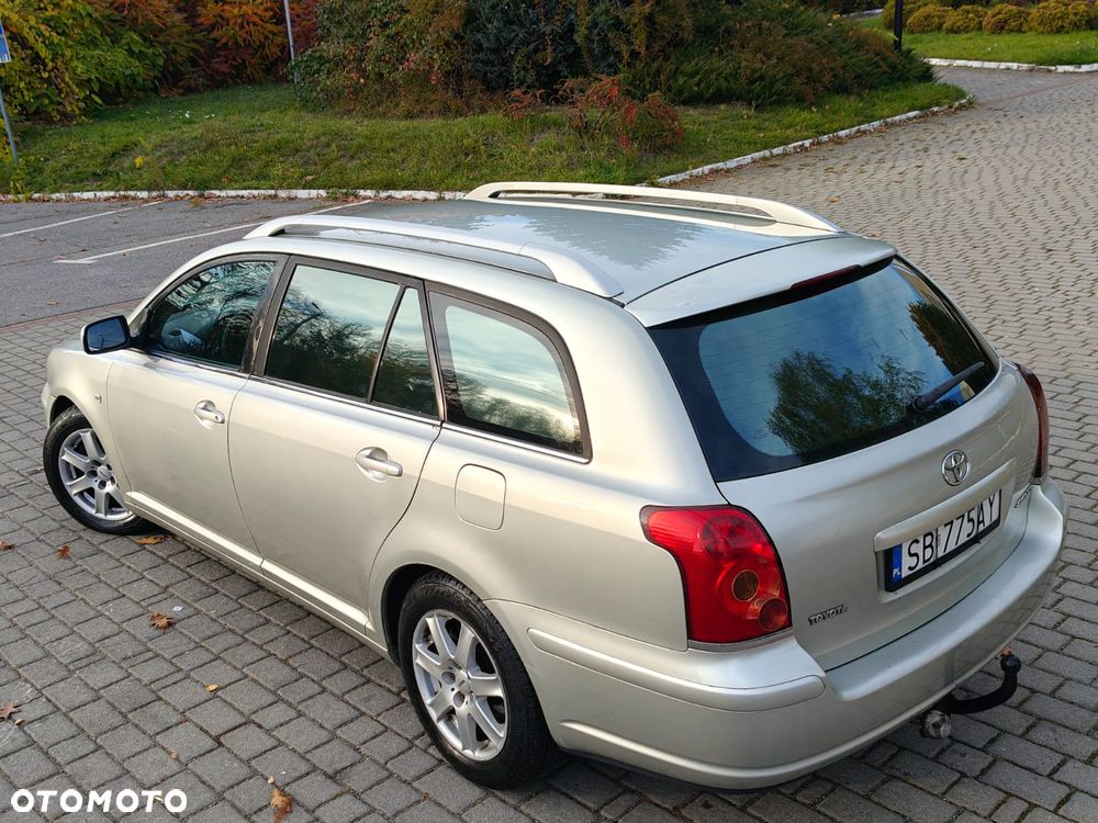 Toyota Avensis 2.0 D-4D Combi - 33