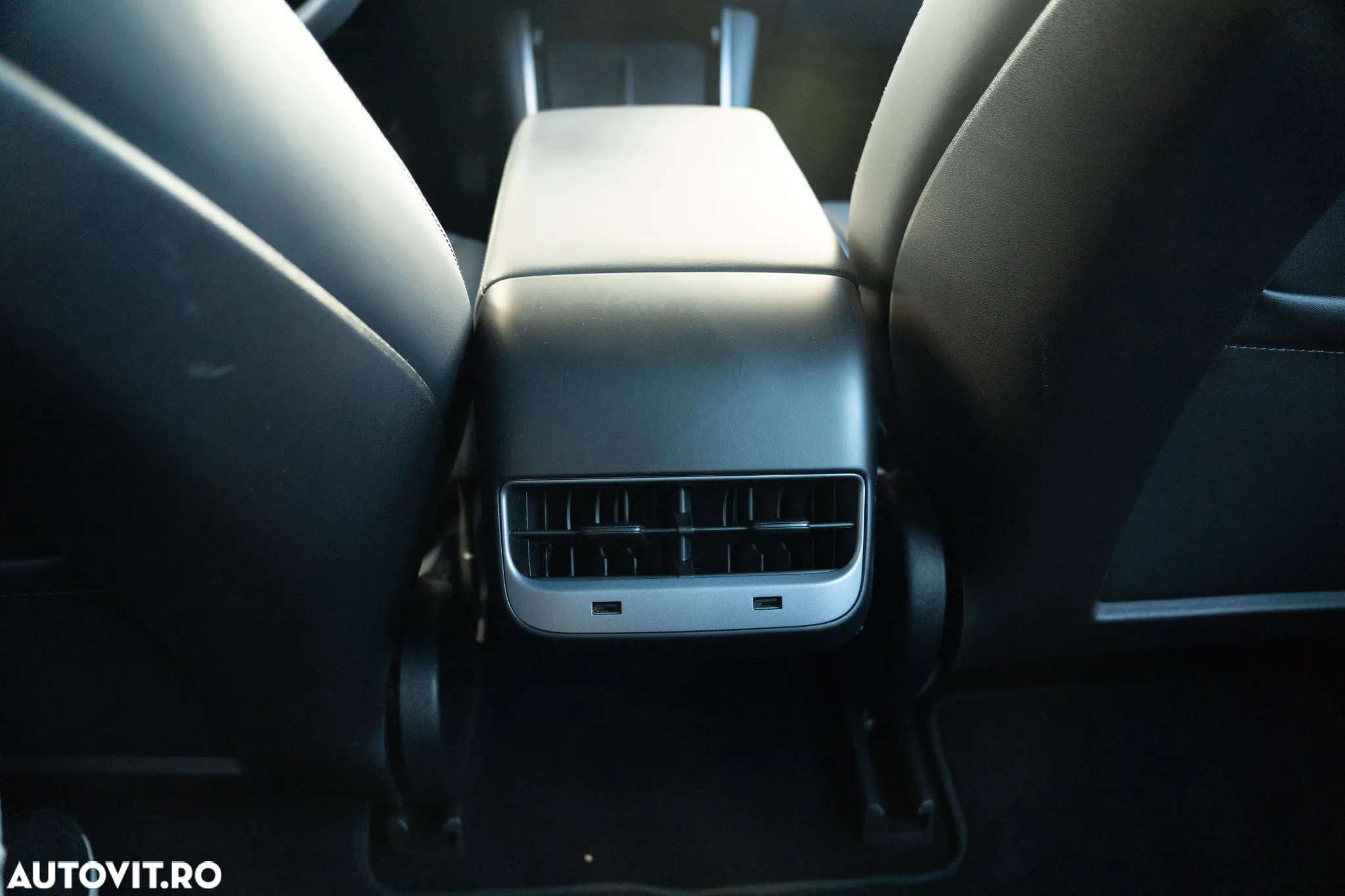 Tesla Model 3 Langstreckenbatterie Allradantrieb Dual Motor - 26
