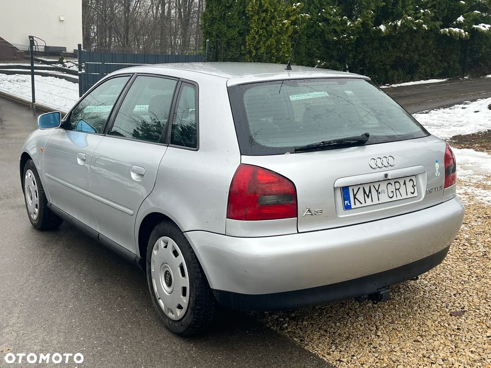 Audi A3 Sportback 1.9 TDI Ambiente - 4