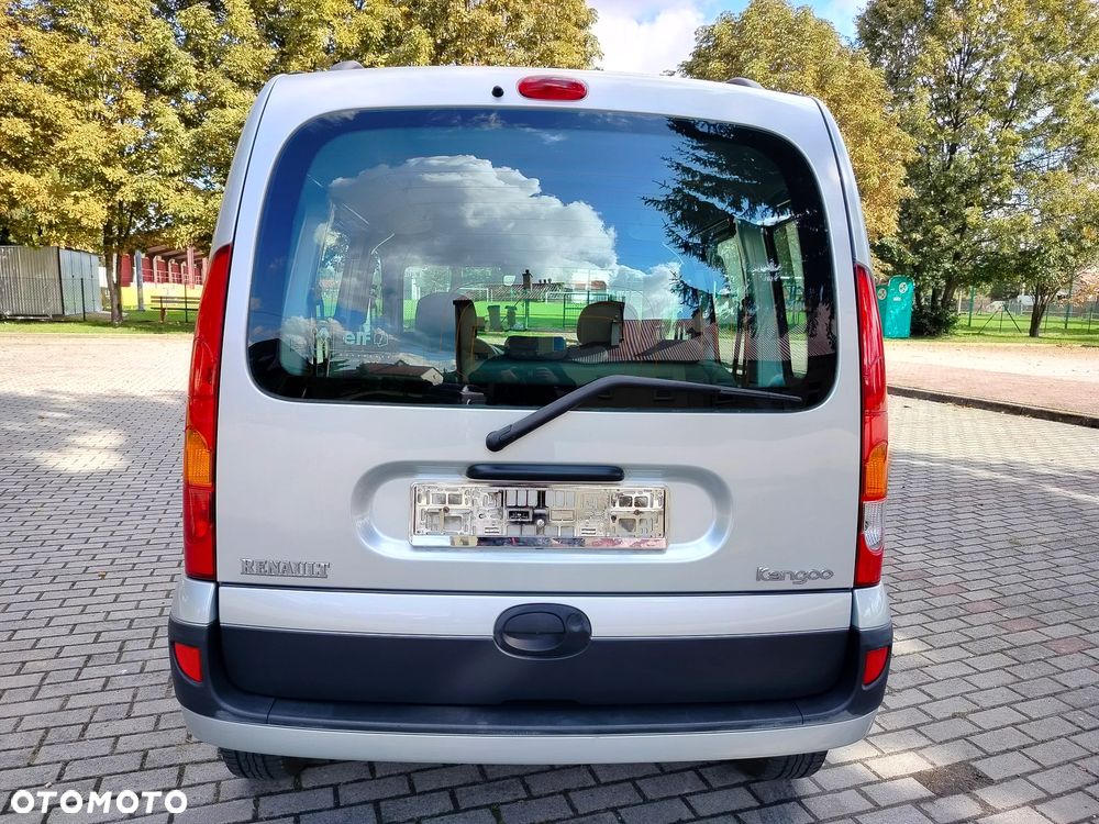 Renault Kangoo 1.6 16V Privilege - 10