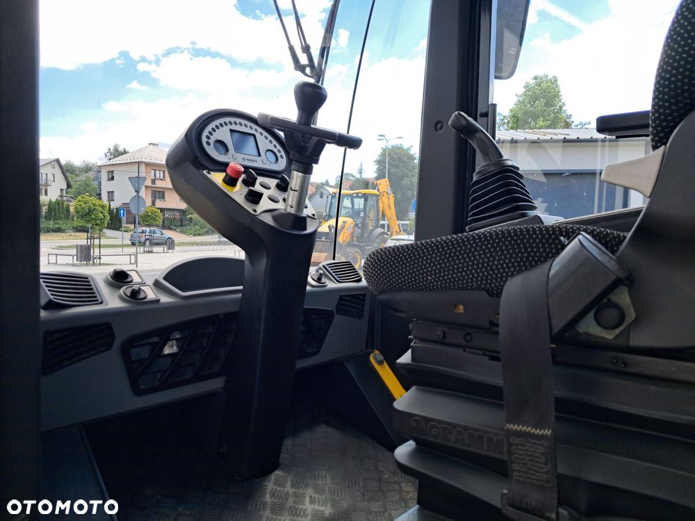Bomag BW 177 D-5 walec drogowy 6 7 ton waga 2016r tylko 1240 mtg jednobębnowy kompaktowy Kubota 55.4KW Hamm 3307 H 7i Ammann ASC 70 / ARS 70 Caterpillar CS34 / CS44 Dynapac CA1300 / CA1400 JCB VM 75 D / CT160 zagęszczarka wibracyjny sprawny ładny budowa dróg - 3