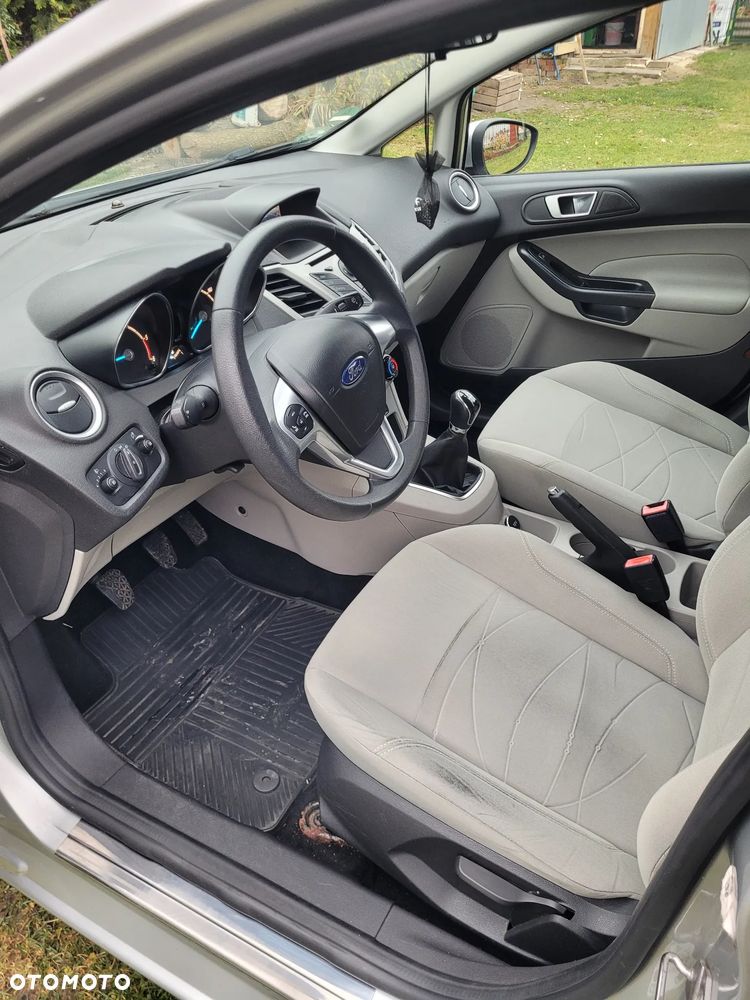Ford Fiesta 1.6 TDCi SYNC Edition - 16