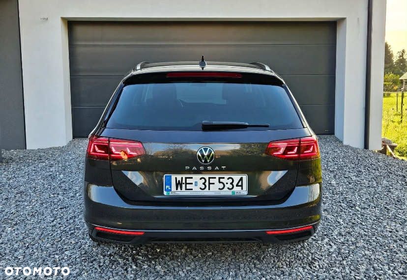 Volkswagen Passat - 4