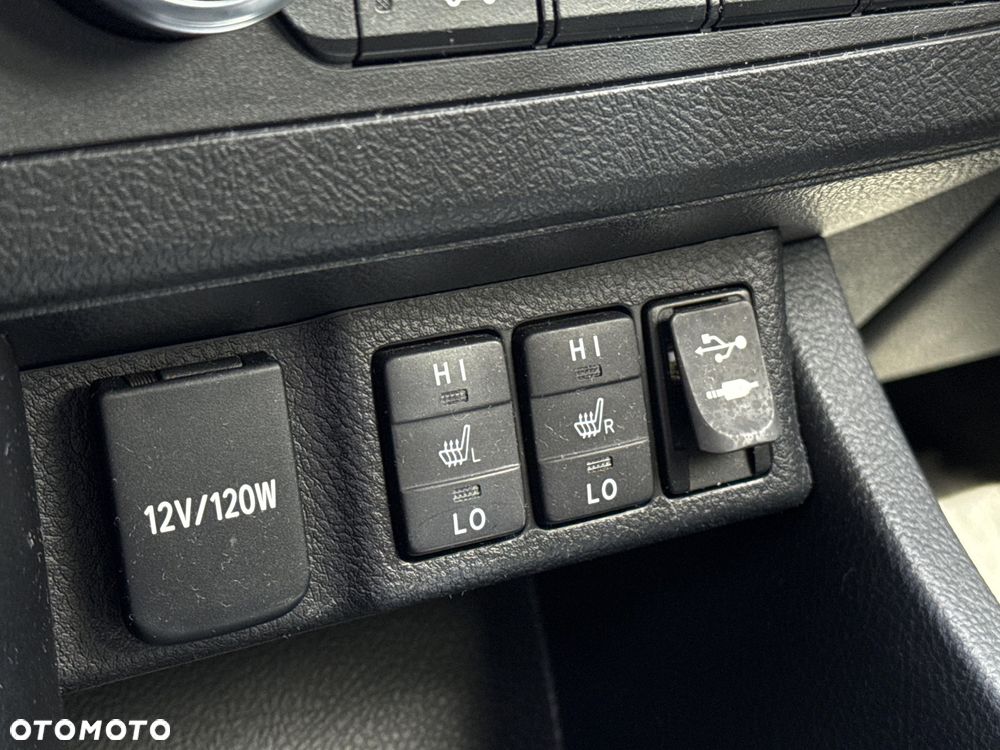 Toyota Auris 1.6 Premium Comfort MS - 23