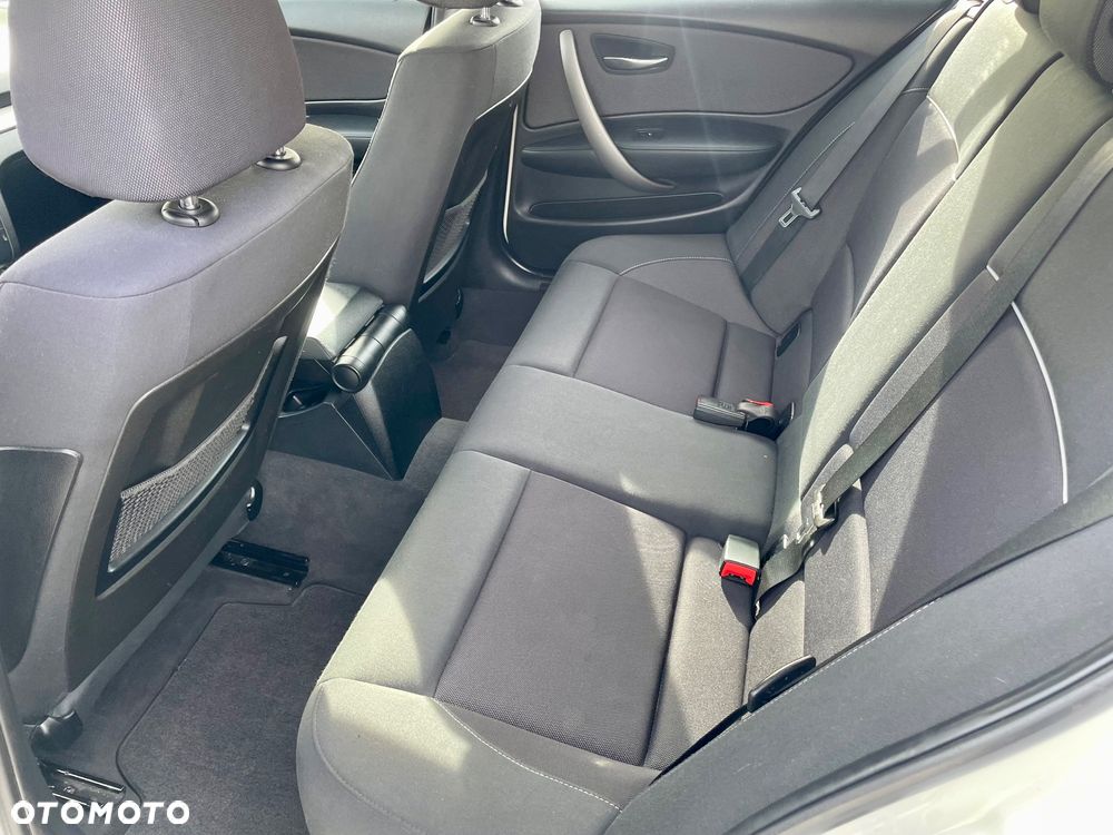 BMW Seria 1 - 32