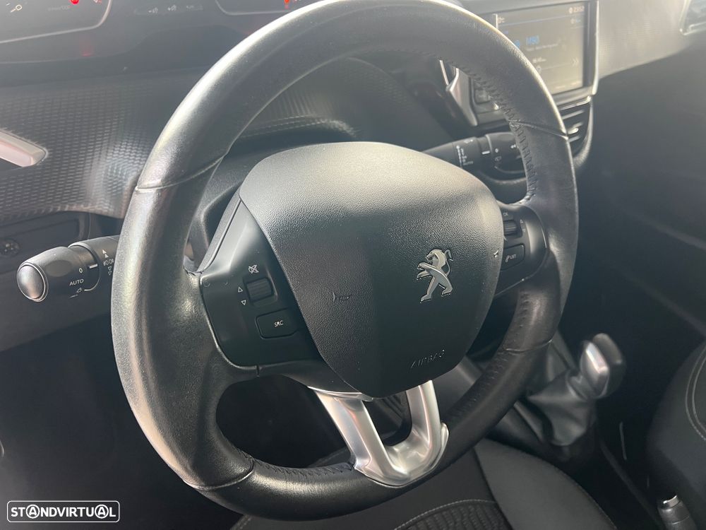 Peugeot 208 1.2 PureTech Style - 19