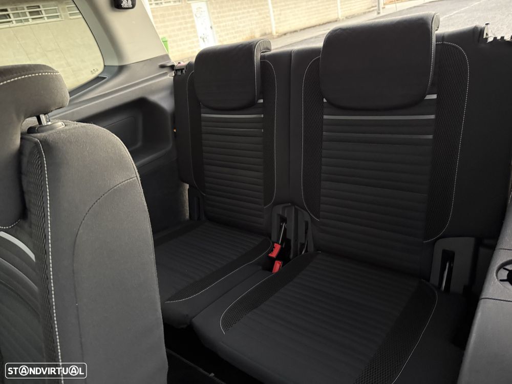 VW Touran 1.6 TDI DPF DSG Cup - 13