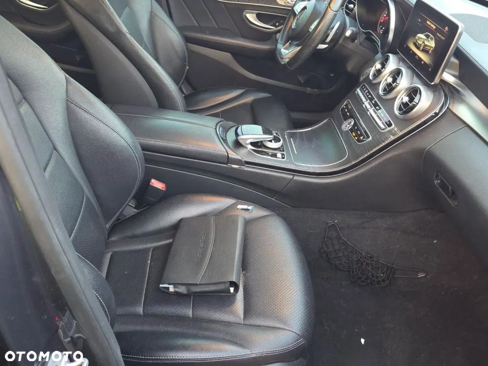 Mercedes-Benz Klasa C 300 7G-TRONIC AMG Line - 13