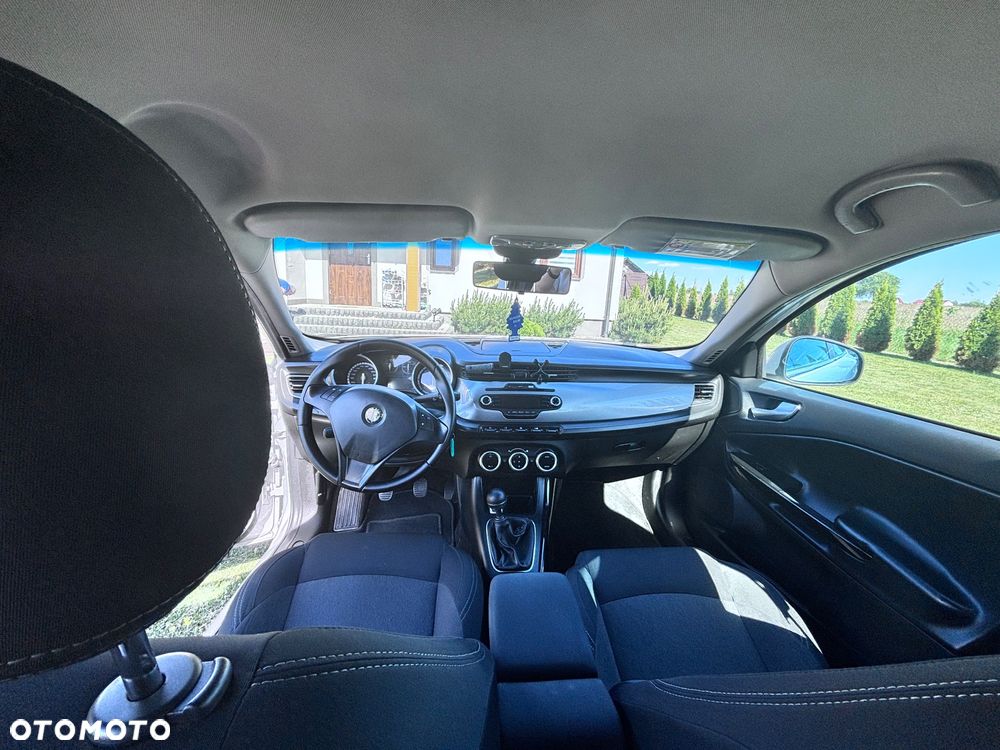 Alfa Romeo Giulietta 2.0 JTDM Distinctive - 9