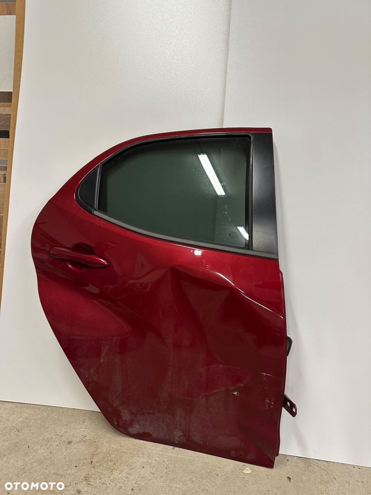 Drzwi Toyota yaris IV prawe tył - 2
