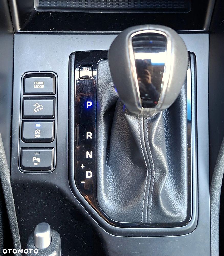 Hyundai Tucson blue 1.6 CRDi 2WD DCT Premium - 24