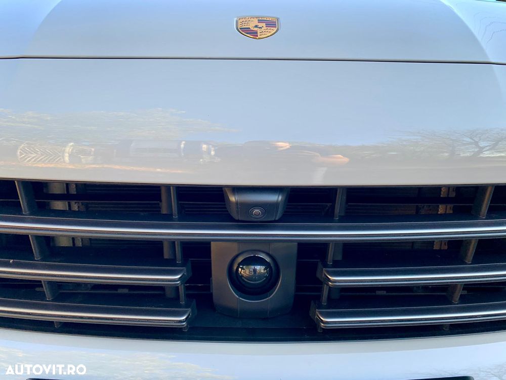 Porsche Cayenne - 12