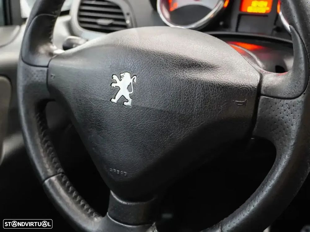 Peugeot 207 CC 1.6 VTi Active - 14