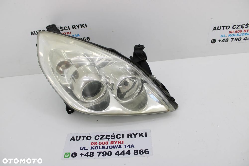Opel Zafira B Lampa Prawy Przód Soczeka EU - 1