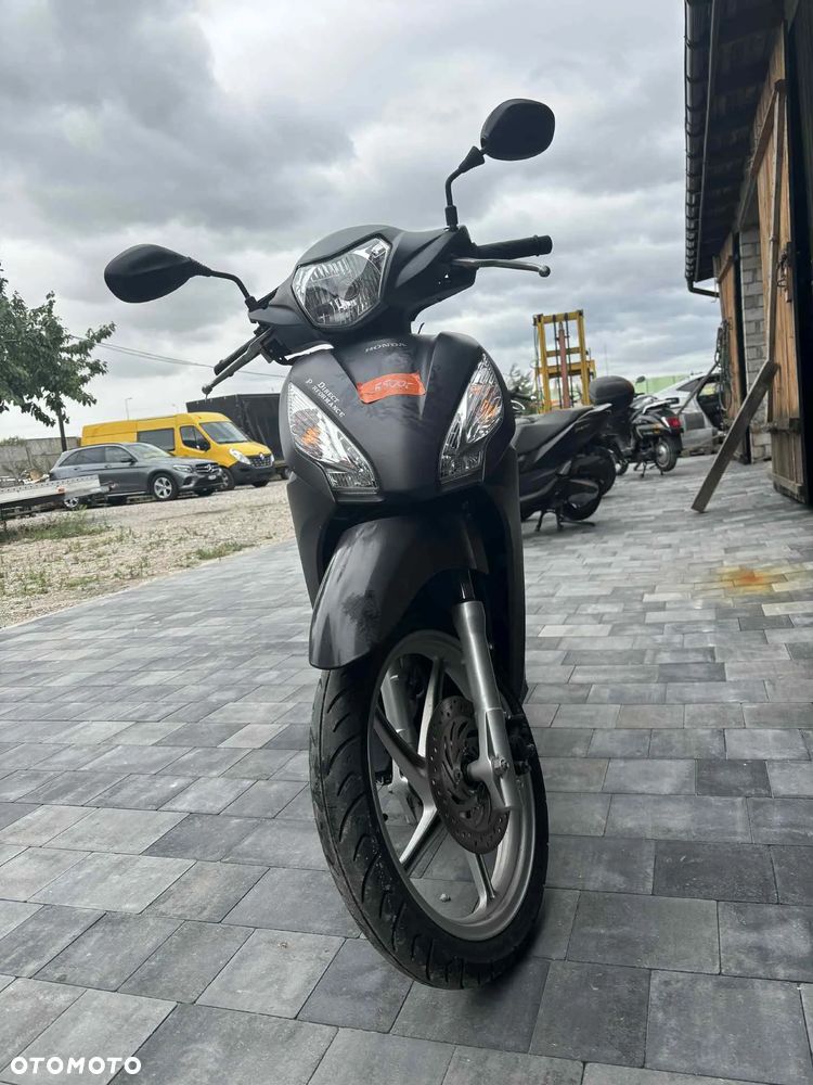 Honda Vision - 3