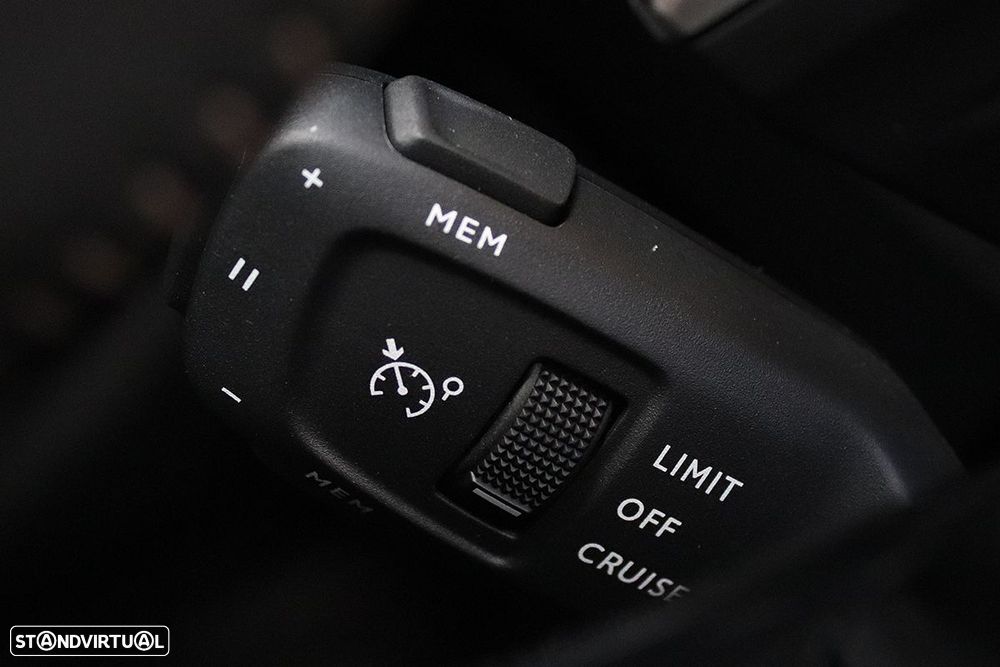 Peugeot 3008 1.6 Hybrid Allure e-EAT8 - 16